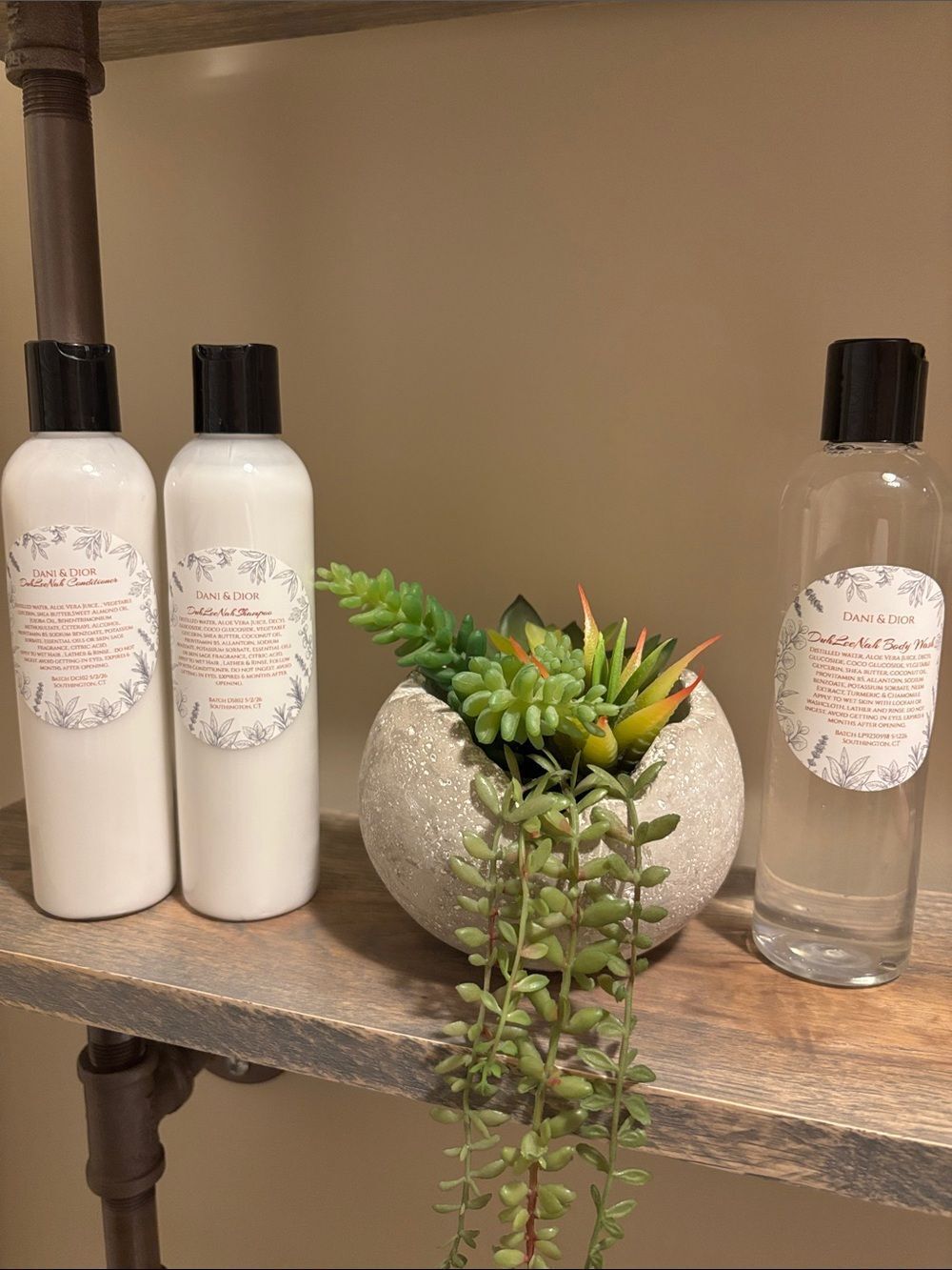 DANI & DIOR Exclusive Shampoo/Conditioner/ BodyWash Set
